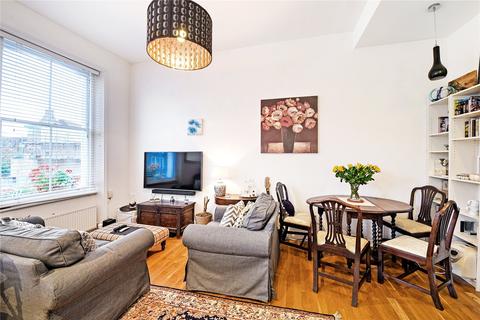 Flat B, 44 Askew Road, London, W12 9BH