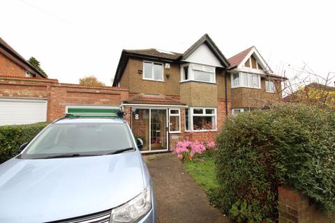 8 Rylandes Road, South Croydon, CR2 8EA