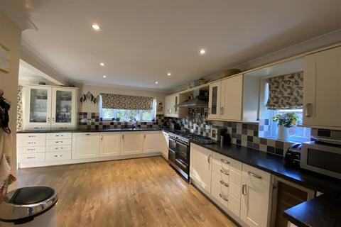 25 Lockwood Close, Northampton, NN2 7SS