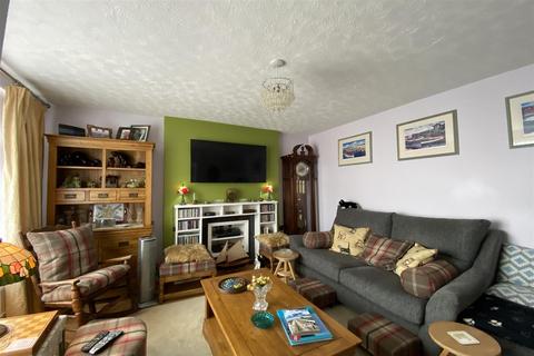 65 Cottingham Drive, Moulton, Northampton, NN3 7LD