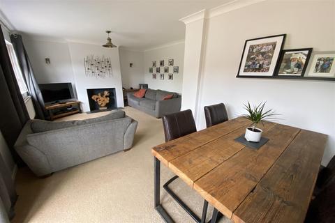 40 Grasscroft, Northampton, NN2 8QH