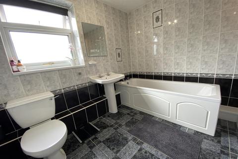 40 Grasscroft, Northampton, NN2 8QH