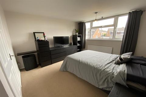 40 Grasscroft, Northampton, NN2 8QH