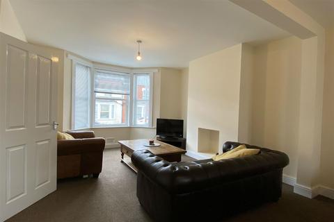 67 Balmoral Road, Northampton, NN2 6JY
