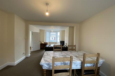 67 Balmoral Road, Northampton, NN2 6JY