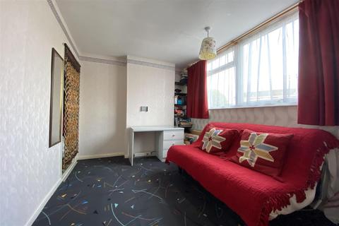 65 Grasscroft, Northampton, NN2 8QL