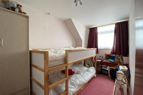 65 Grasscroft, Northampton, NN2 8QL