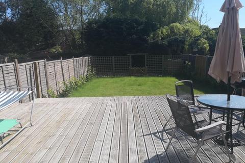 16 Rosedale Road, Northampton, NN2 7QF