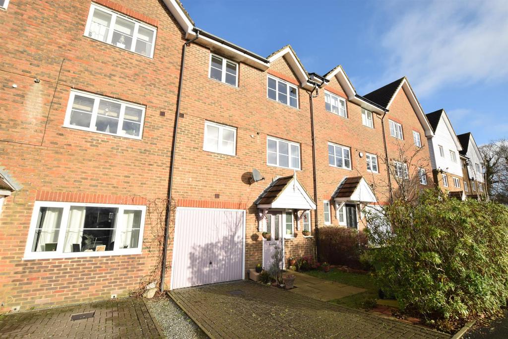 Welton Rise, St. LeonardsOnSea 4 bed terraced house £300,000