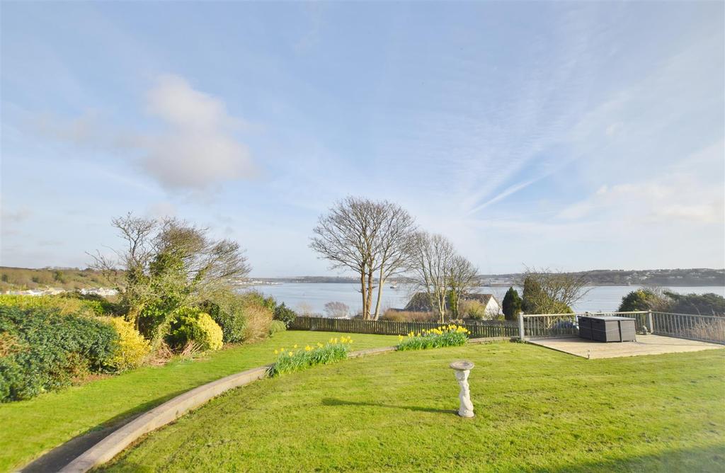 Llanstadwell 4 bed detached bungalow £330,000