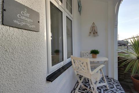 2 Cliff Cottages, Hessle, HU13 0HE