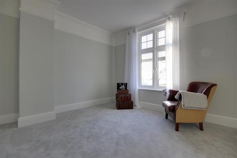 2 Cliff Cottages, Hessle, HU13 0HE