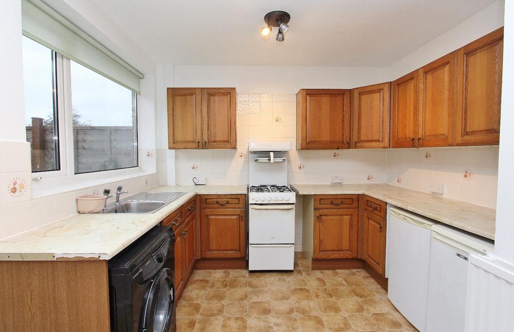 Lays Drive, Keynsham 3 bed end of terrace house £895 pcm (£207 pw)