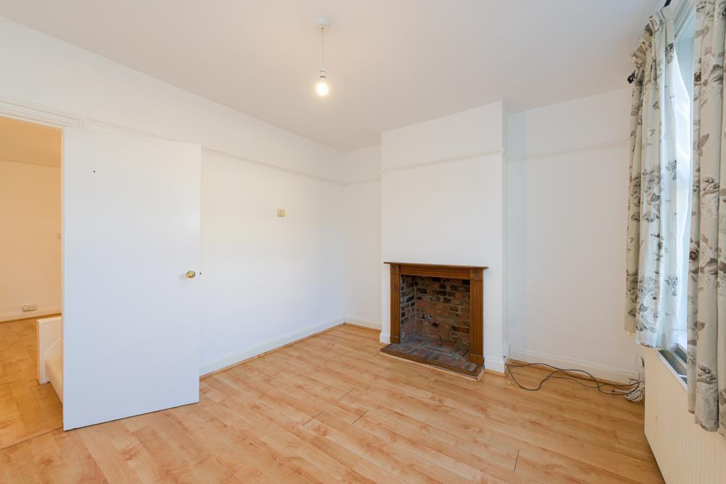 (Rightmove)  (4 of 16).jpg