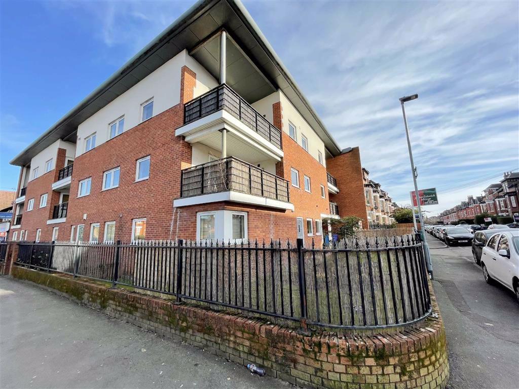 Central Road, West Didsbury, Manchester, M20 2 bed flat £825 pcm (£