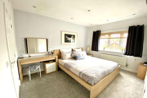 9 The Spinney, Grange Park, Northampton, NN4 5BT