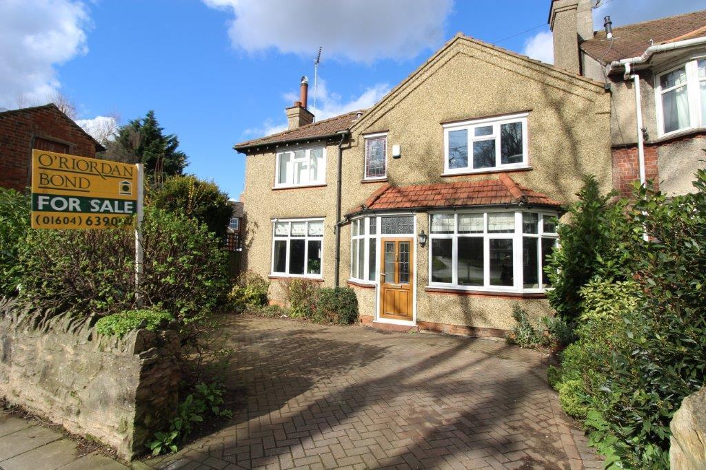 St Avenue, Northampton 4 bed detached house £450,000