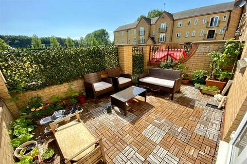 6 Brook View, Grange Park, Northampton, NN4 5DR
