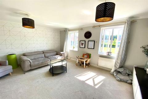 6 Brook View, Grange Park, Northampton, NN4 5DR