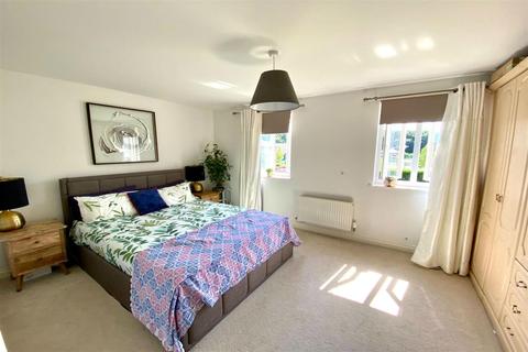 6 Brook View, Grange Park, Northampton, NN4 5DR