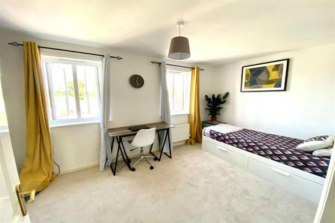 6 Brook View, Grange Park, Northampton, NN4 5DR