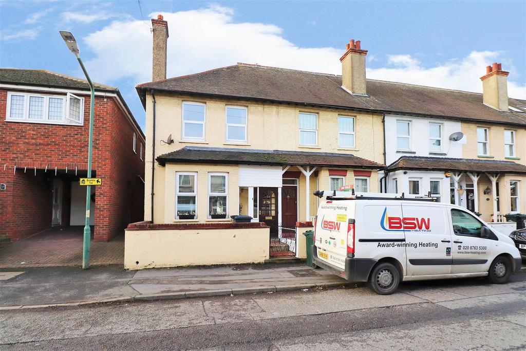 Hedge Place Road, Greenhithe 2 bed house £250,000
