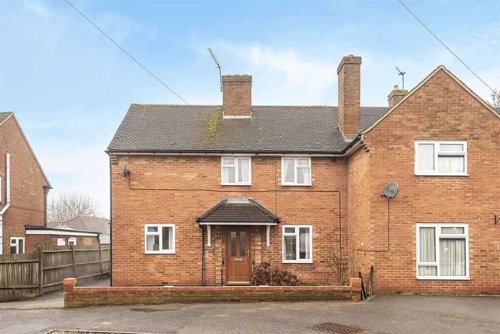 Buckingham Way, Flackwell Heath 3 bed semidetached house £375,000