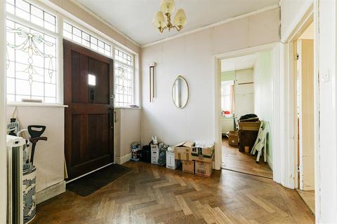 78 Oaks Avenue, Worcester Park, KT4 8XF