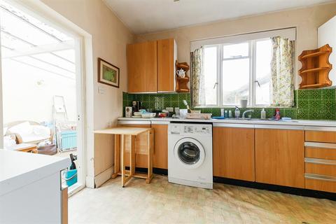 78 Oaks Avenue, Worcester Park, KT4 8XF