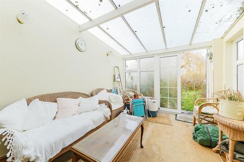 78 Oaks Avenue, Worcester Park, KT4 8XF