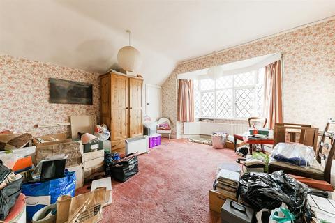 78 Oaks Avenue, Worcester Park, KT4 8XF