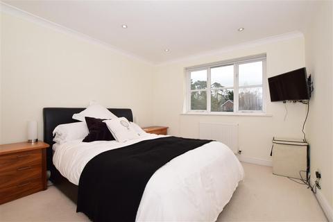 32 Alberta Drive, Smallfield, Horley, RH6 9QU