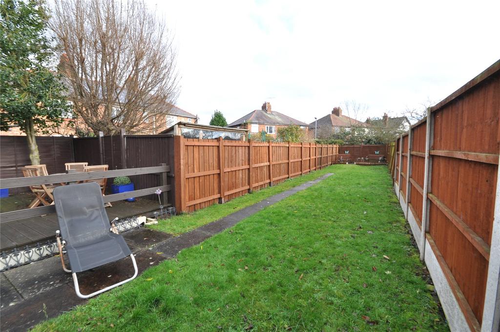 St Marks Road, Saltney, Chester, CH4 3 bed terraced house £170,000
