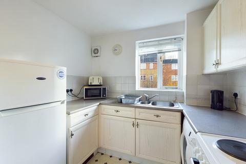 2 bedroom flat to rent, Century House, Armoury Road, London, SE8