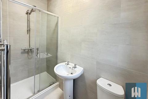 2 bedroom terraced house to rent, Leeds Road, Huddersfield, HD1