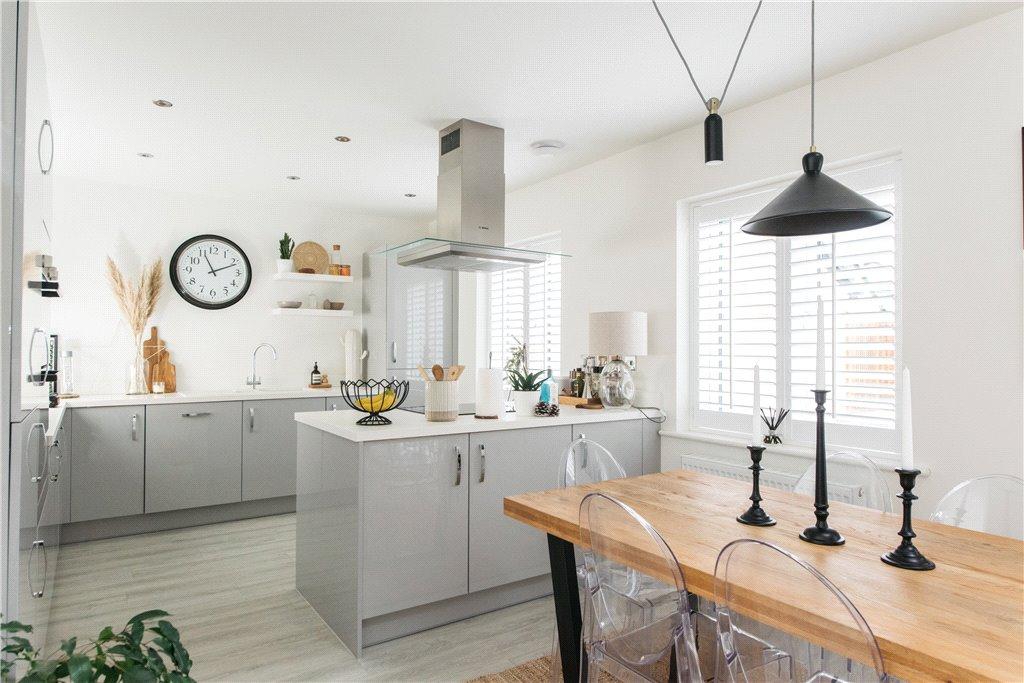 Kitchen/Dining Area