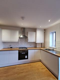 3 bedroom apartment to rent, Flat 3, 30 Platt Lane , Manchester , M14