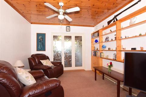 54 Allington Drive, Rochester, ME2 3SZ