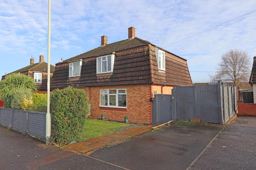 Haymans Close, Cullompton, EX15 3 bed semidetached house £200,000