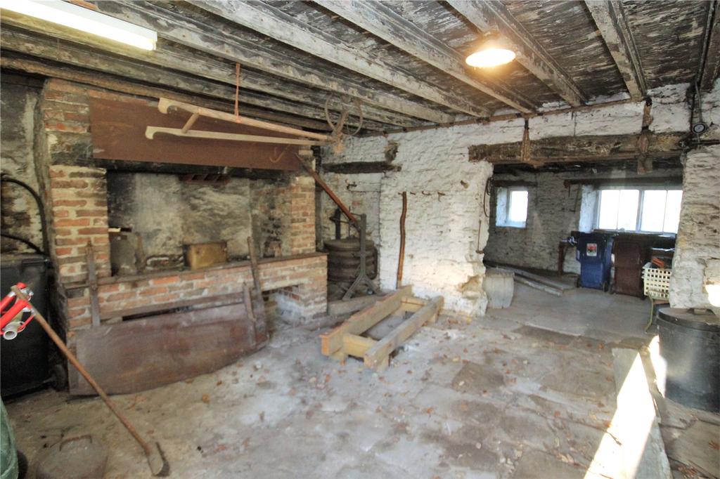 Garage/Workshop
