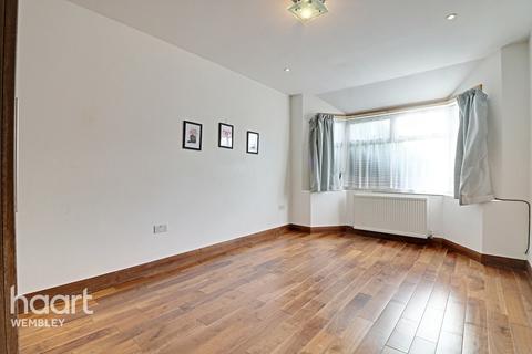 21 Tudor Close, London, NW9 8SU