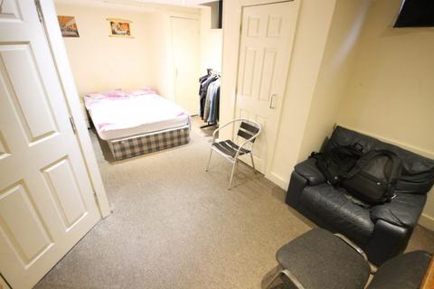 2 William Street, Leeds, LS6 1JG