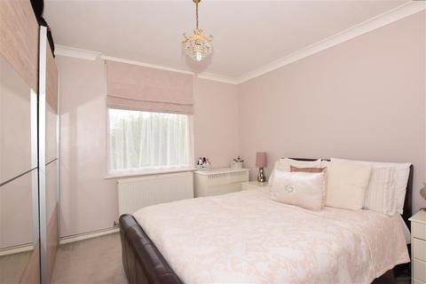 1 Hillcrest Drive, Cuxton, Rochester, ME2 1AA