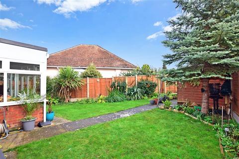 1 Hillcrest Drive, Cuxton, Rochester, ME2 1AA