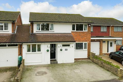 1 Arundel Close, Hemel Hempstead, HP2 4QR