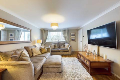 1 Arundel Close, Hemel Hempstead, HP2 4QR