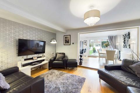 1 Arundel Close, Hemel Hempstead, HP2 4QR