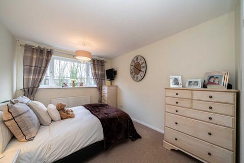 1 Arundel Close, Hemel Hempstead, HP2 4QR