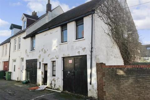 1 Ash Tree Road, Folkestone, CT19 6ED