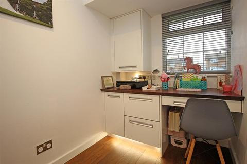 10 The Oundle, Stevenage, SG2 8JY